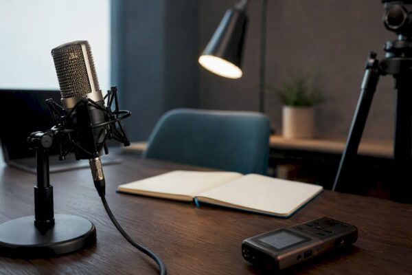 Microphone and recorder for psychologist media training
